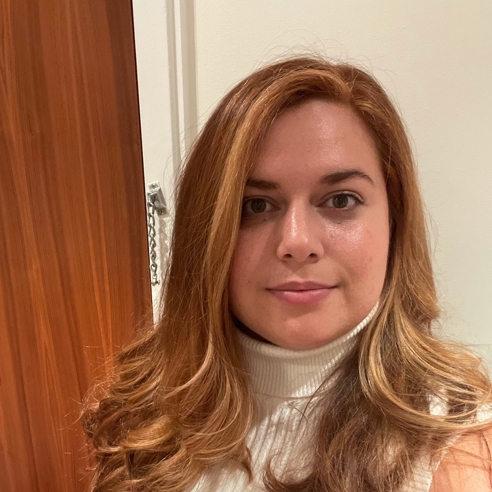 Meet your Posher, Laura m